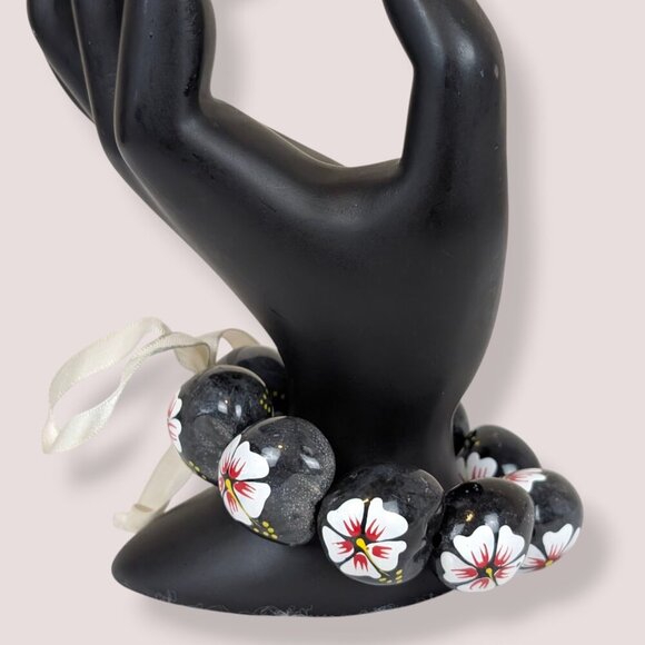 (2/$20) White & Red Floral Kukui Nut Stretch Bracelet - Picture 3 of 5